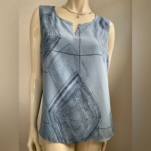 Jones Wear Gray Sleeveless Blouse with Geometric Design